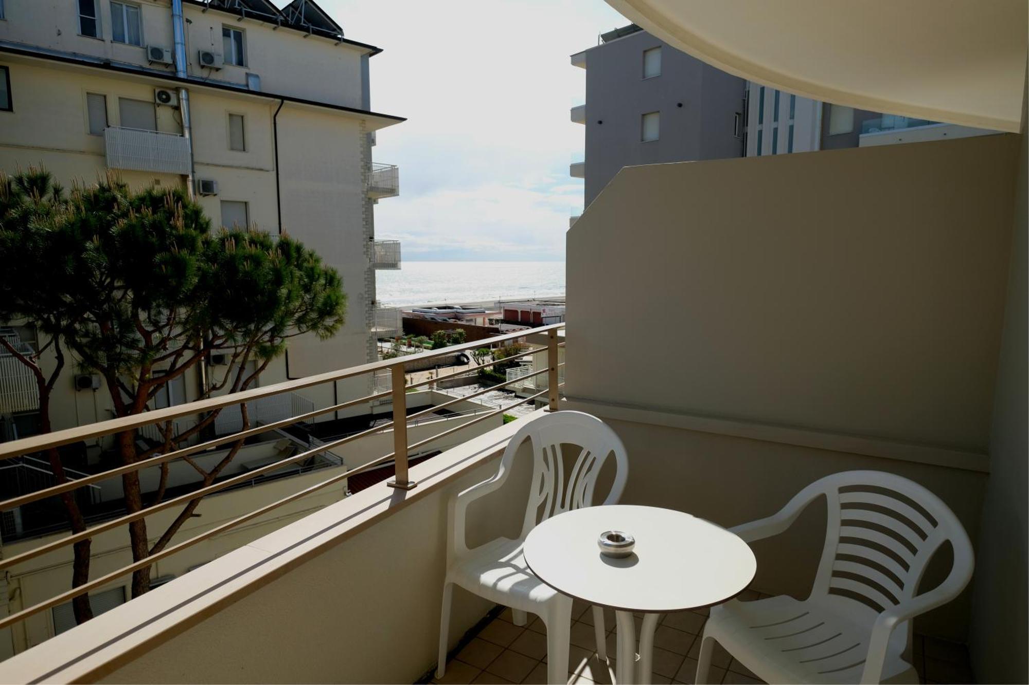 Hotel Solemare Milano Marittima Exteriör bild