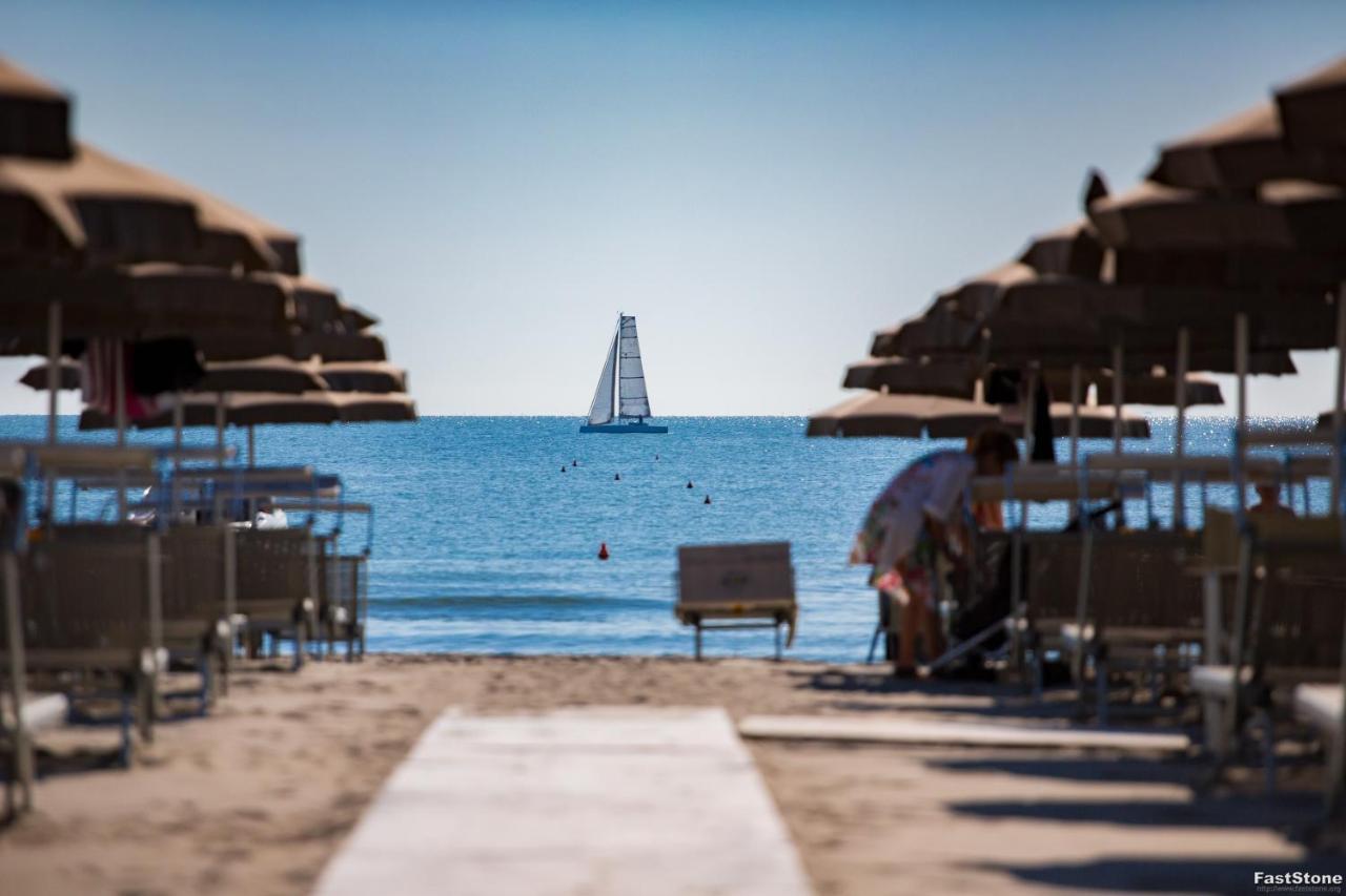 Hotel Solemare Milano Marittima Exteriör bild